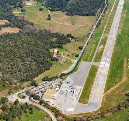 La_Mole_Saint-Tropez_Airport
